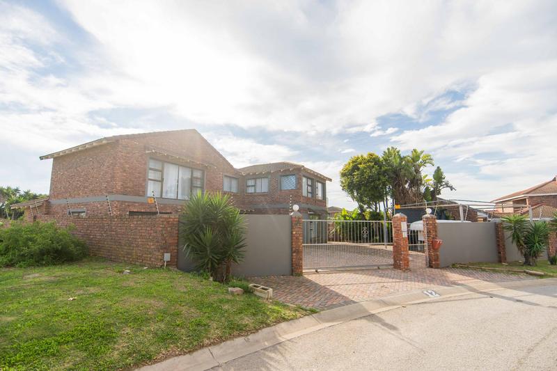 5 Bedroom Property for Sale in Bluewater Bay Eastern Cape